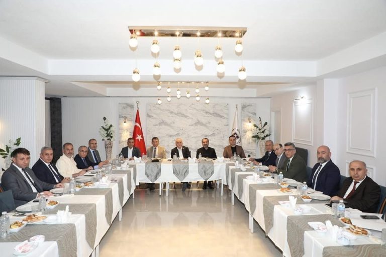 Yönetim Kurulu Başkanımız Suat Öztürk Fırat Üniversitesinin 50. Kuruluş Yıldönümü Etkinlikleri Programına Katıldı