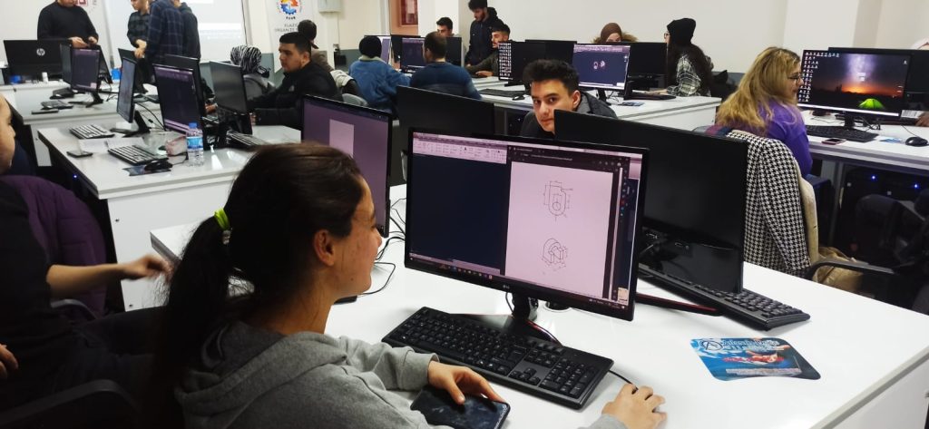 OSB’DE Bilgisayar Destekli 2 Boyutlu Tasarım Kursu Tamamlandı