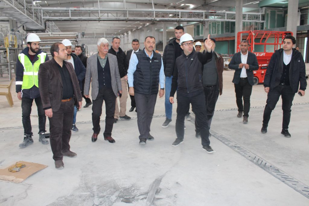 Elazığ Valimiz Gala Tekstil ve Aktaş Isıcam Fabrikasını Ziyaret Etti